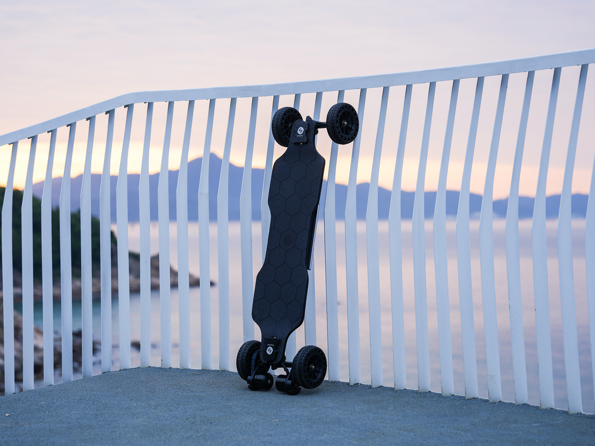 V10 3000W Off Road Electric Skateboard with Belt Motors & Ambient Light