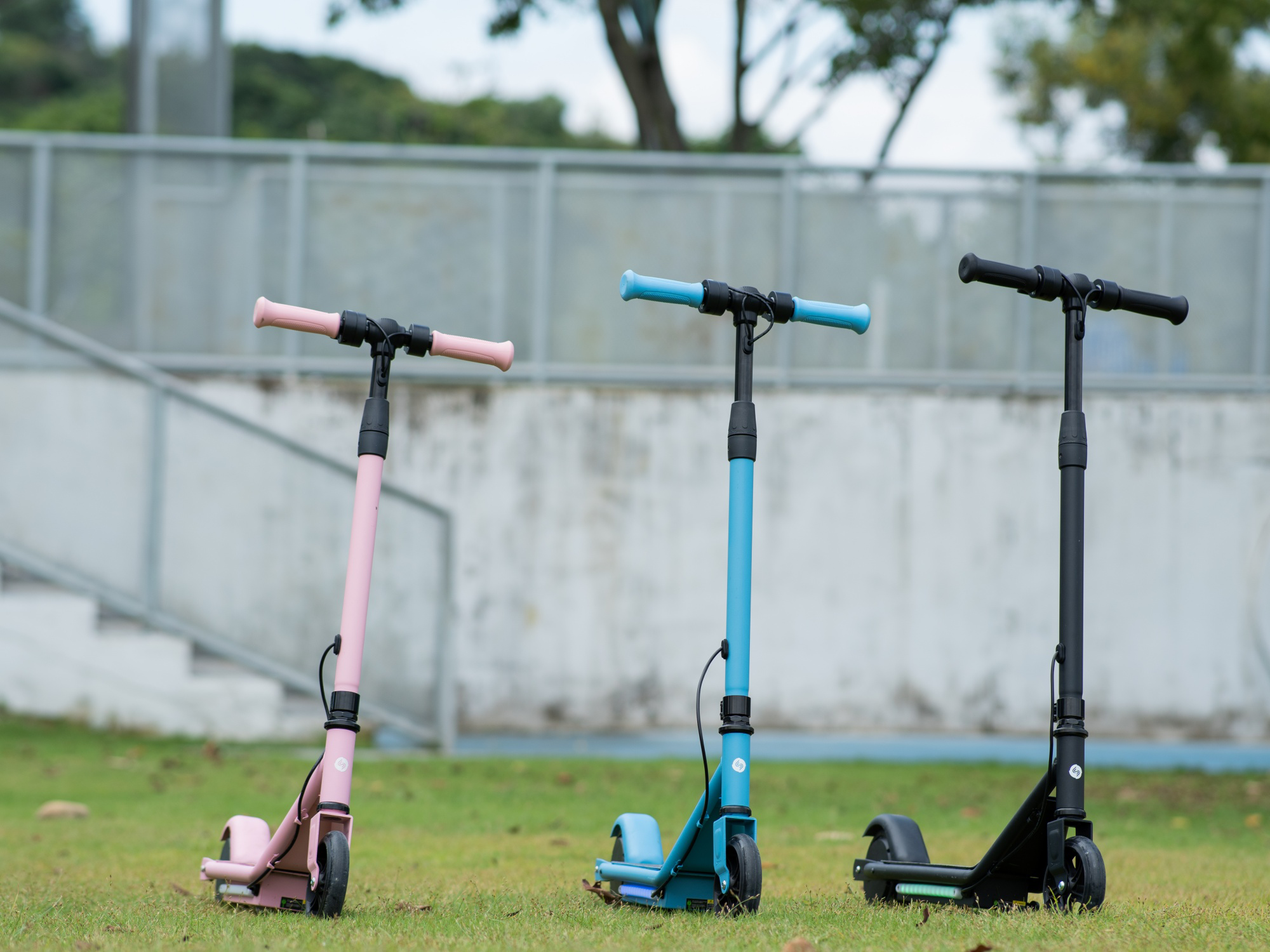isinwheel S2 Electric Scooter for Kids Ages 6-14