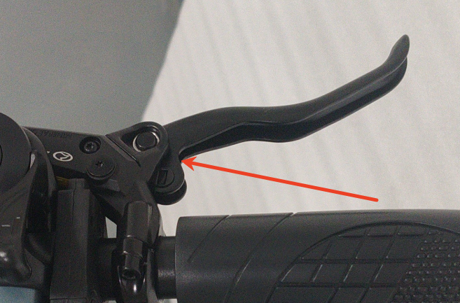Rear hydraulic brake assembly (brake lever + cable housing + hydraulic caliper) For R6 Pro
