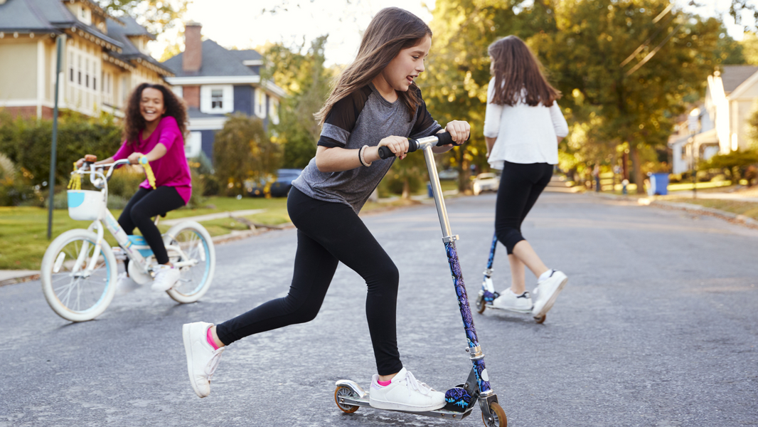 isinwheel | Best Electric Scooters for 12-Year-Olds