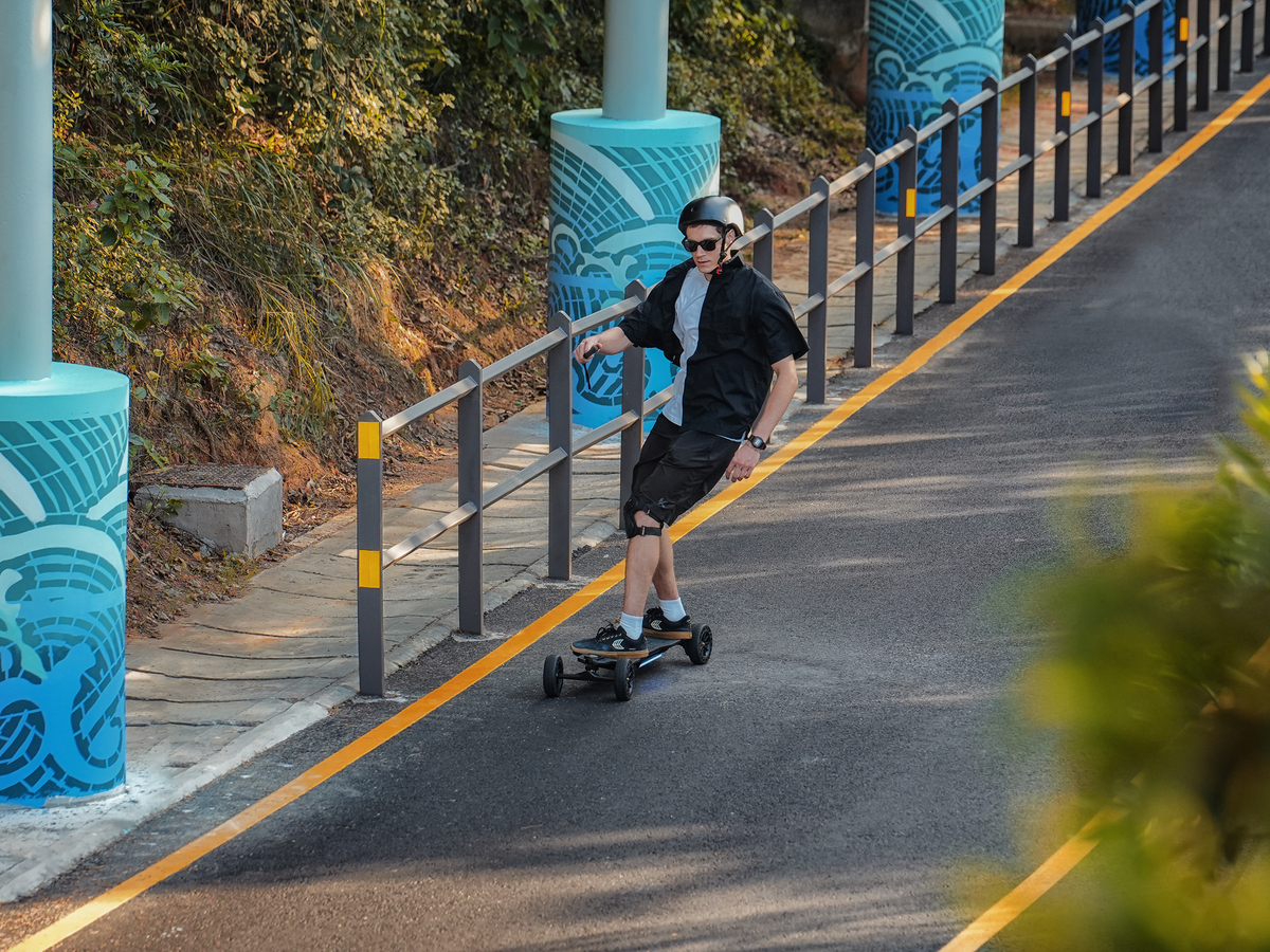 V10 3000W Off Road Electric Skateboard with Belt Motors & Ambient Light