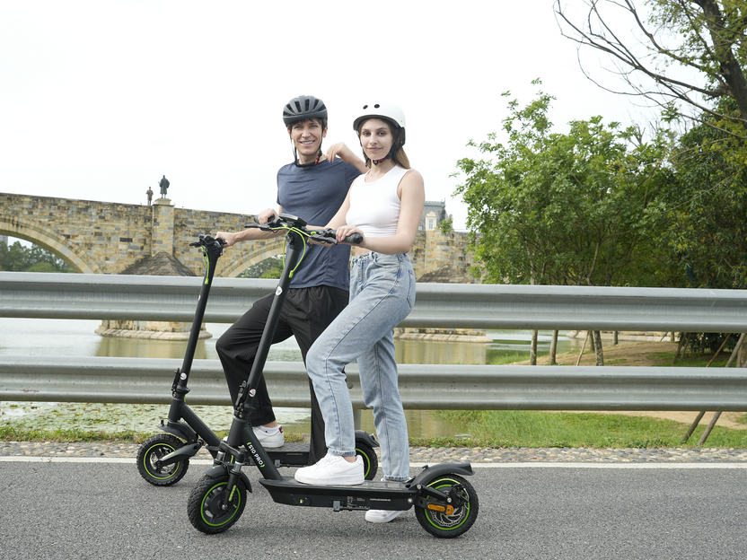 isinwheel S10Max High-End Commuting Electric Scooter 1000W 2026 Upgraded Version