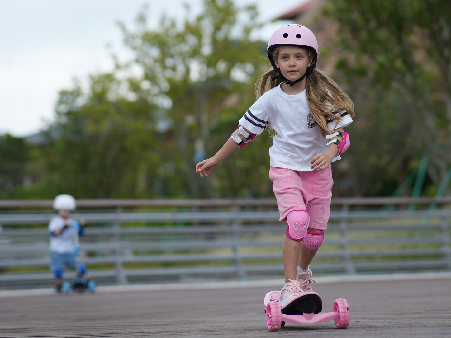 isinwheel 2-in-1 Mini Pro Electric Scooter for Kids