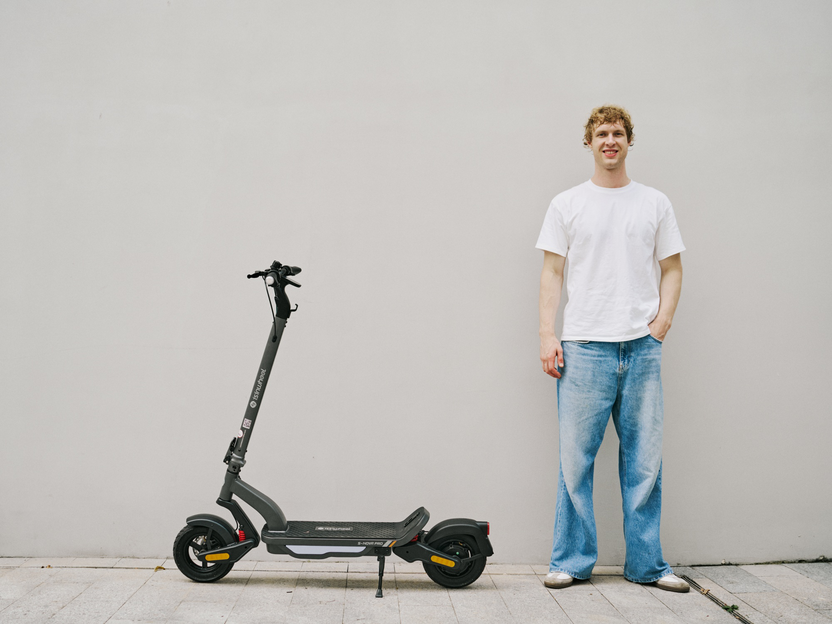 S Nova Commuting Electric Scooter