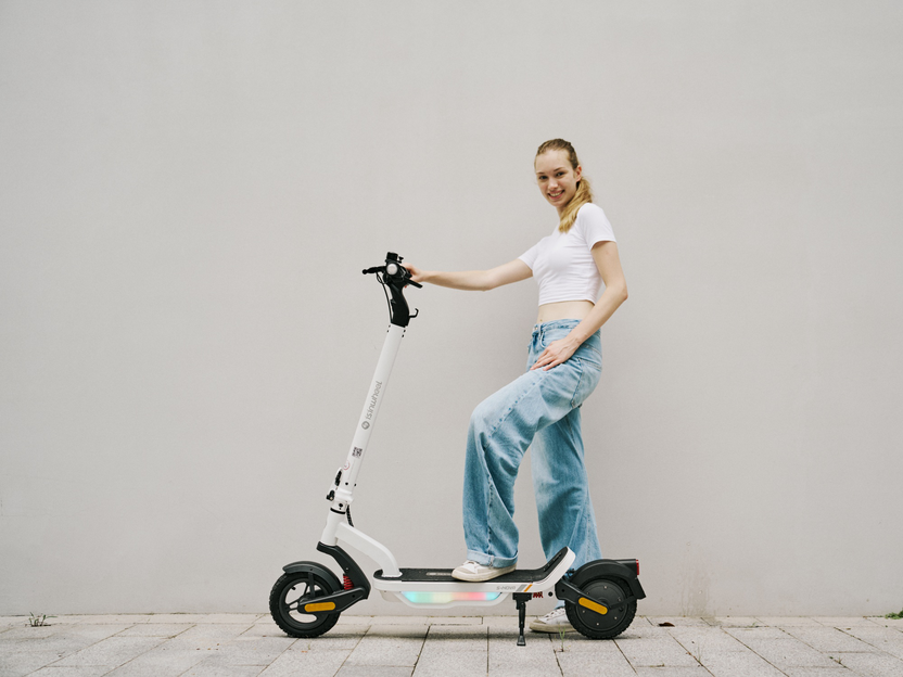 S Nova Commuting Electric Scooter