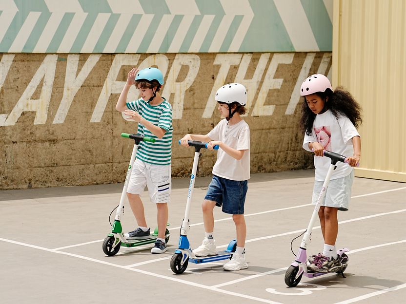 isinwheel S4 Electric Scooter for Kids